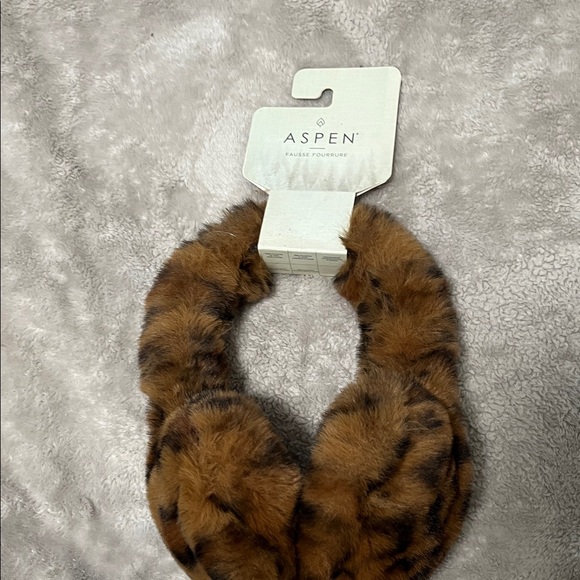 Aspen Faux Fur Leopard Print Ear Muffs - Picture 2 of 2
